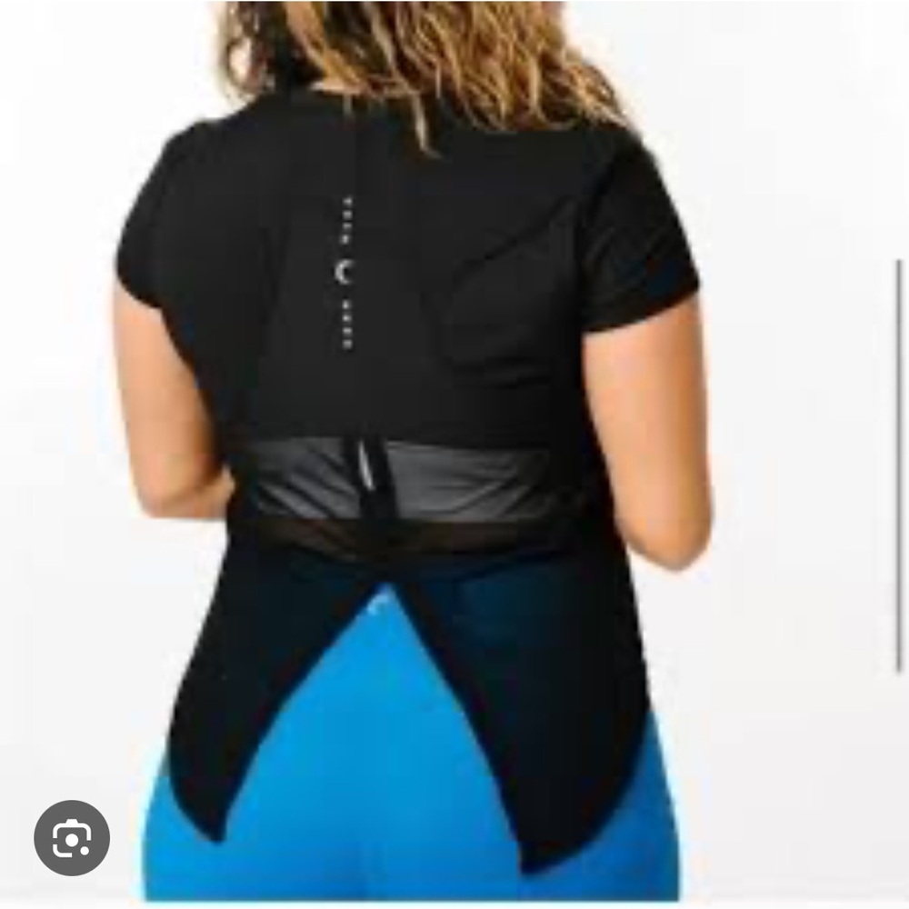 Zyia Active black split back mesh tee size M‎
